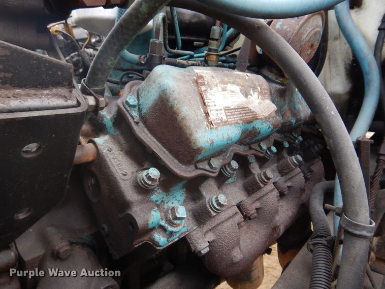 image for item DH8015 1991 International 4600  flatbed truck