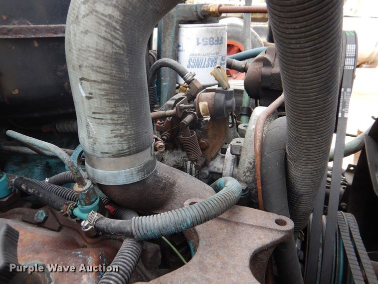 image for item DH8015 1991 International 4600  flatbed truck