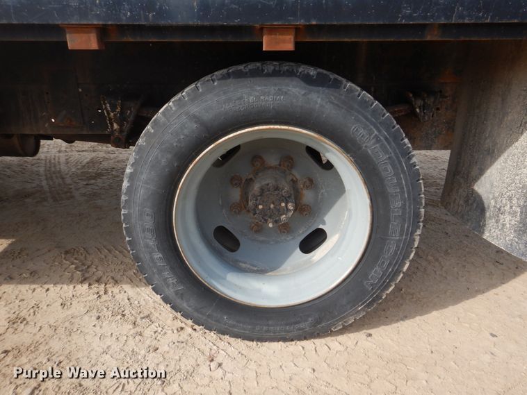 image for item DH8015 1991 International 4600  flatbed truck