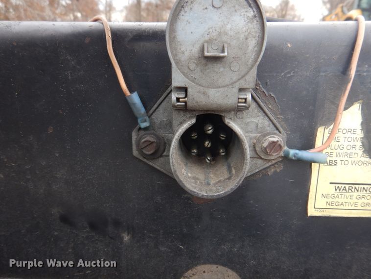 image for item DH8085 2002 Eager Beaver 55GSL  lowboy equipment trailer