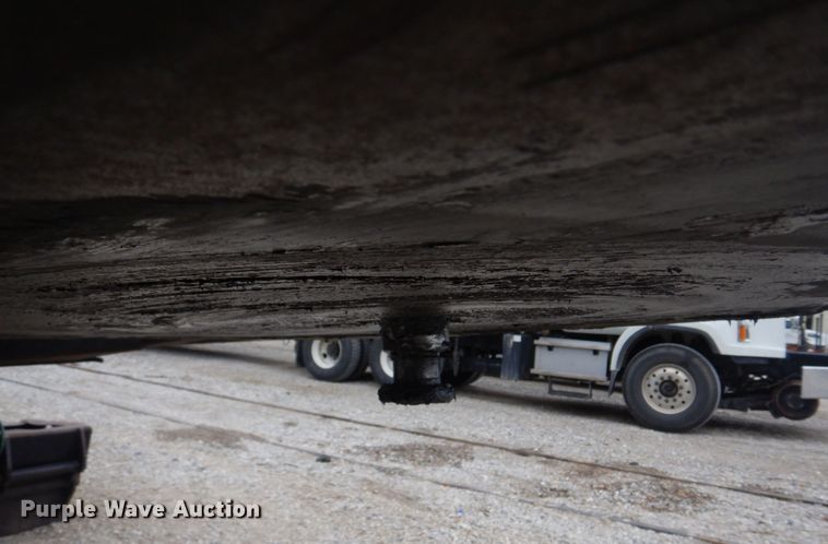 image for item DH8085 2002 Eager Beaver 55GSL  lowboy equipment trailer