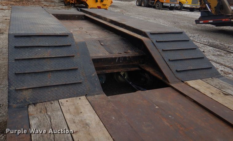 image for item DH8085 2002 Eager Beaver 55GSL  lowboy equipment trailer