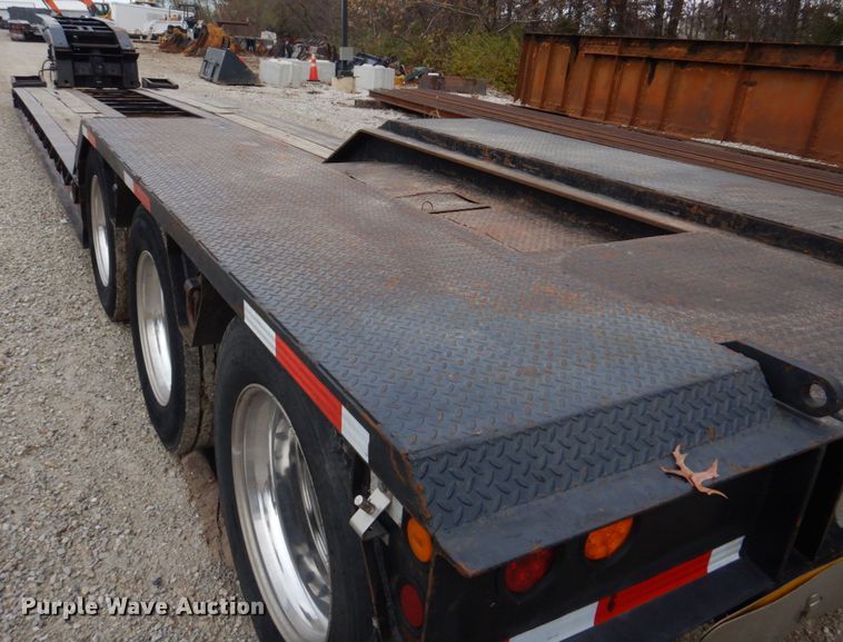 image for item DH8085 2002 Eager Beaver 55GSL  lowboy equipment trailer