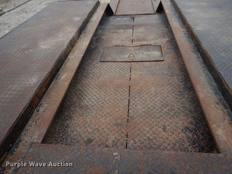 image for item DH8085 2002 Eager Beaver 55GSL  lowboy equipment trailer