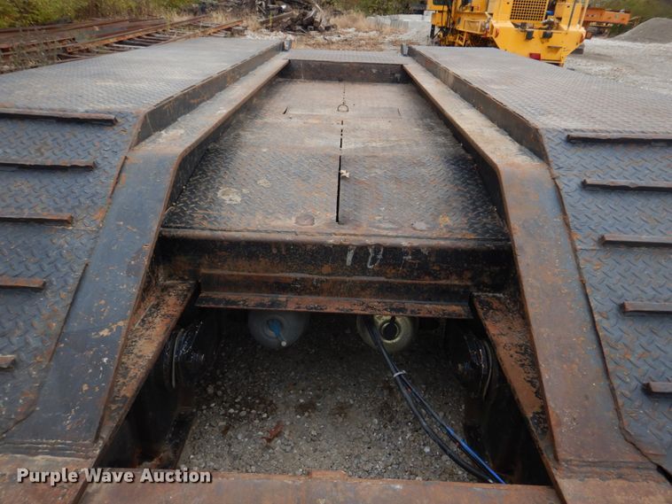 image for item DH8085 2002 Eager Beaver 55GSL  lowboy equipment trailer