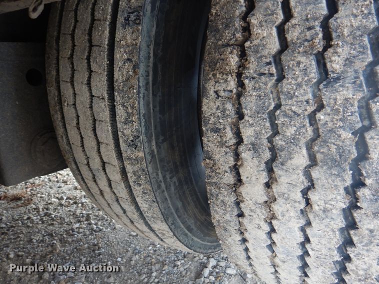 image for item DH8085 2002 Eager Beaver 55GSL  lowboy equipment trailer