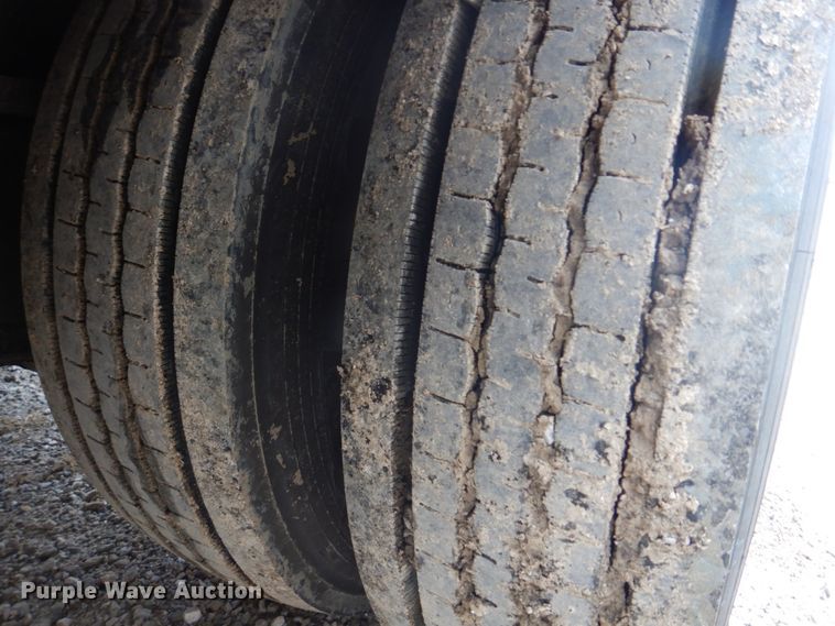 image for item DH8085 2002 Eager Beaver 55GSL  lowboy equipment trailer