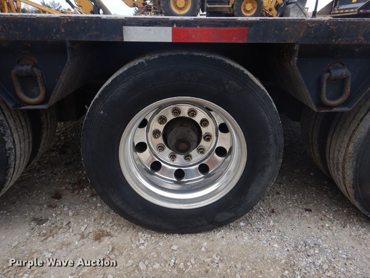 image for item DH8085 2002 Eager Beaver 55GSL  lowboy equipment trailer