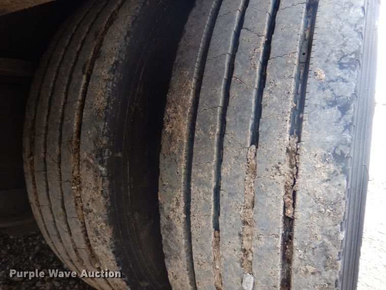 image for item DH8085 2002 Eager Beaver 55GSL  lowboy equipment trailer