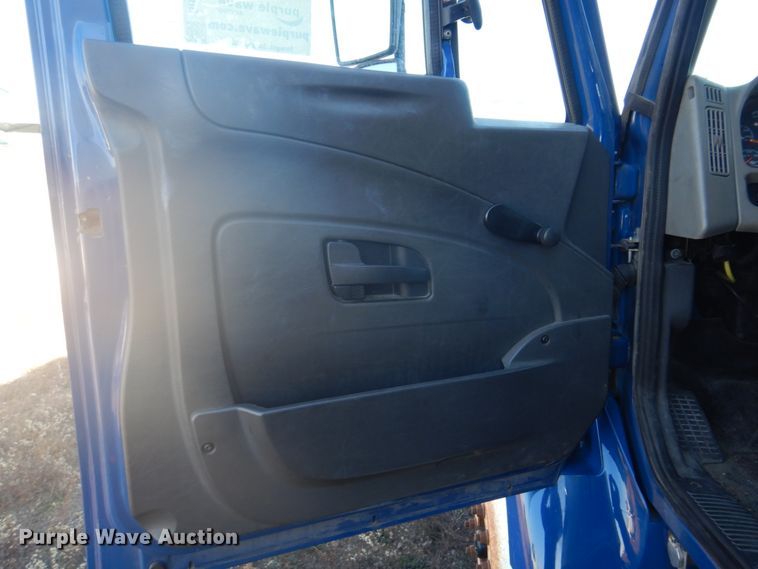 image for item DH8087 2013 International WorkStar 7300  box truck