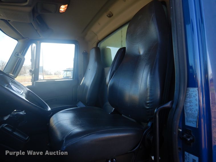 image for item DH8087 2013 International WorkStar 7300  box truck