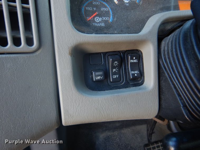 image for item DH8087 2013 International WorkStar 7300  box truck