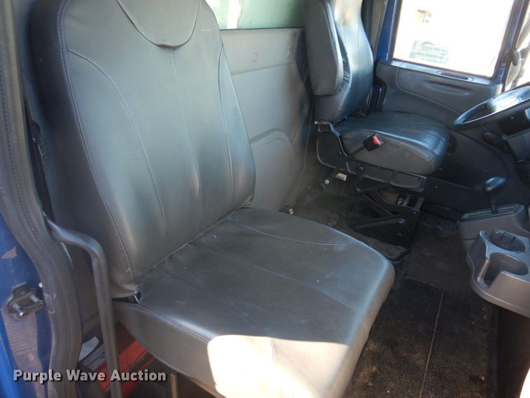 image for item DH8087 2013 International WorkStar 7300  box truck