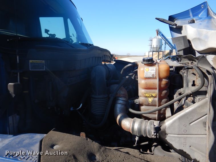 image for item DH8087 2013 International WorkStar 7300  box truck