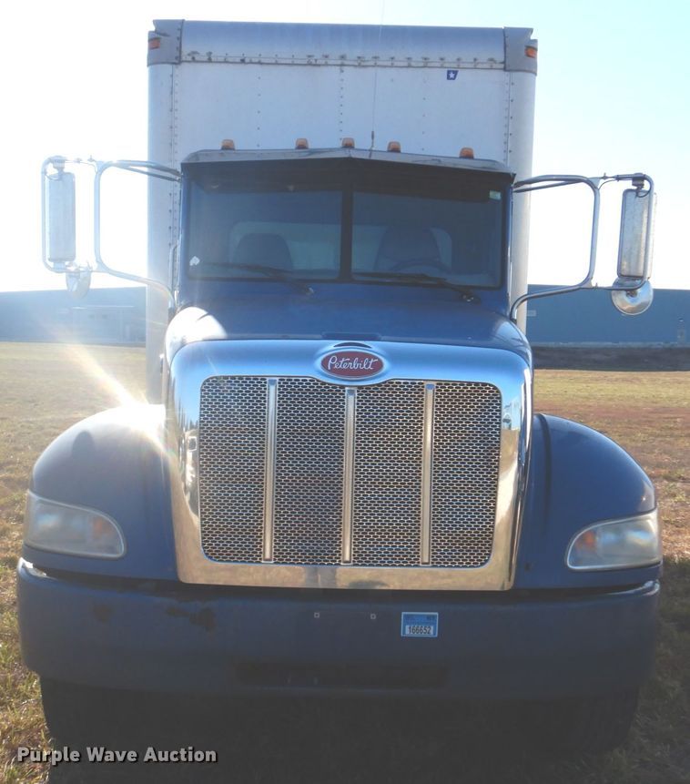 image for item DH8088 2009 Peterbilt 335  box truck