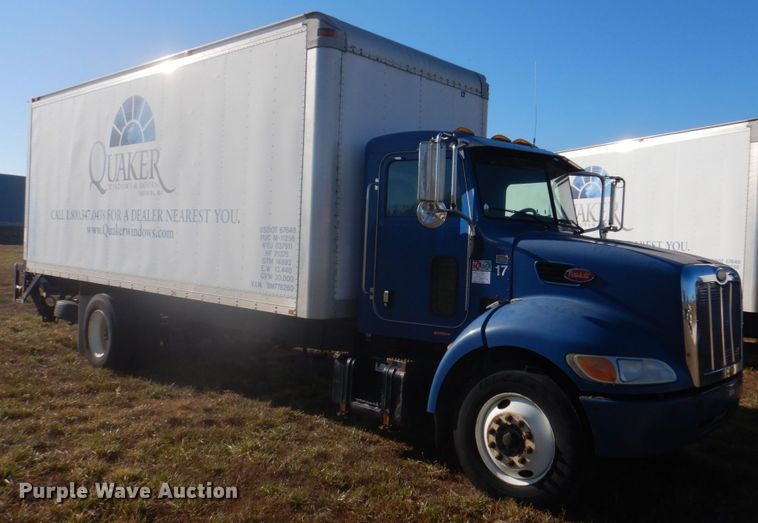 image for item DH8088 2009 Peterbilt 335  box truck