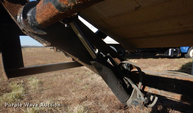 image for item DH8088 2009 Peterbilt 335  box truck