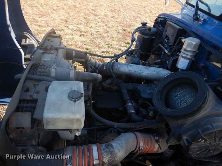 image for item DH8088 2009 Peterbilt 335  box truck