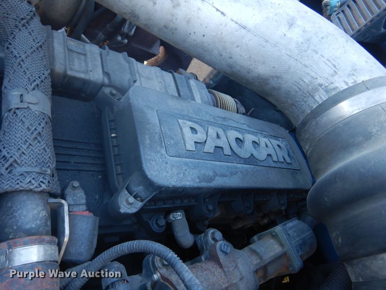 image for item DH8088 2009 Peterbilt 335  box truck