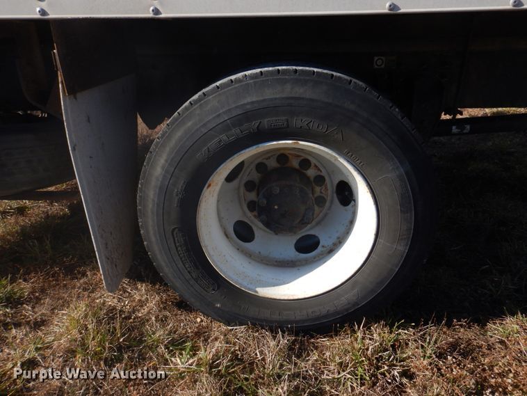 image for item DH8088 2009 Peterbilt 335  box truck