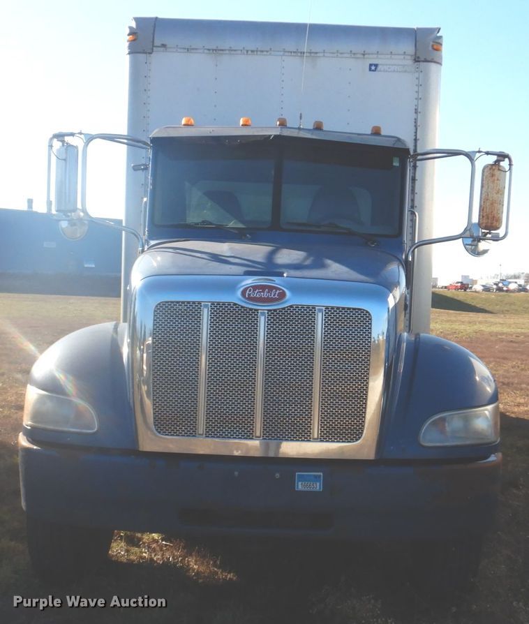 image for item DH8089 2009 Peterbilt 335  box truck