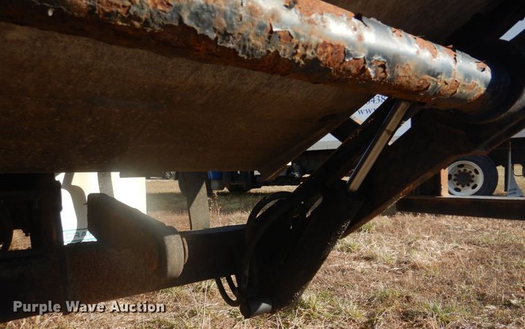 image for item DH8089 2009 Peterbilt 335  box truck