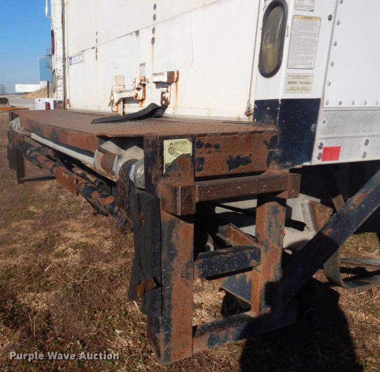 image for item DH8089 2009 Peterbilt 335  box truck