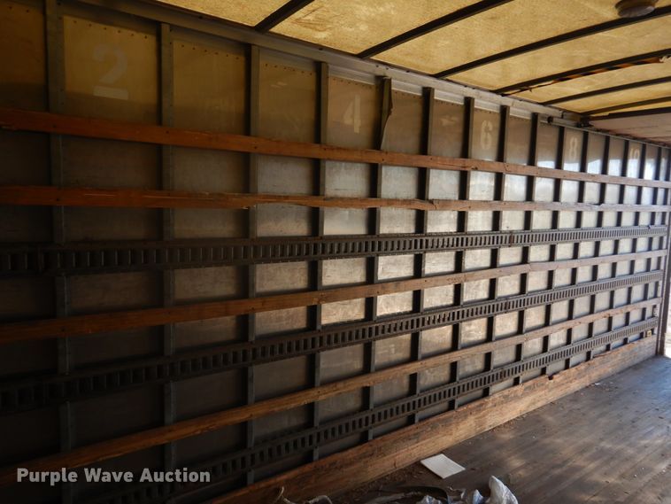 image for item DH8089 2009 Peterbilt 335  box truck