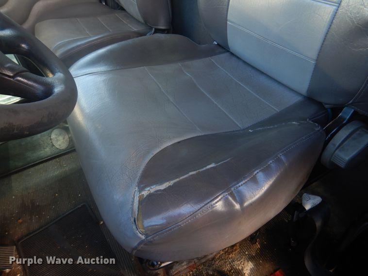 image for item DH8089 2009 Peterbilt 335  box truck