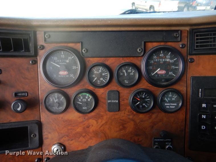 image for item DH8089 2009 Peterbilt 335  box truck