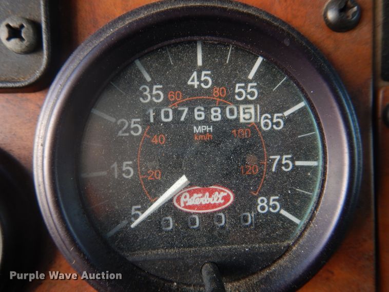 image for item DH8089 2009 Peterbilt 335  box truck