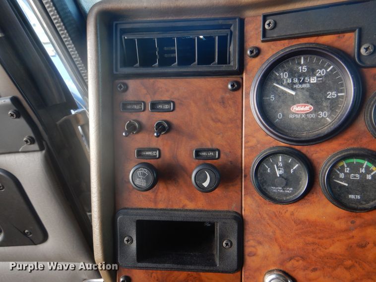 image for item DH8089 2009 Peterbilt 335  box truck