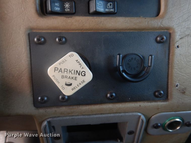 image for item DH8089 2009 Peterbilt 335  box truck