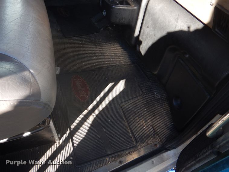 image for item DH8089 2009 Peterbilt 335  box truck