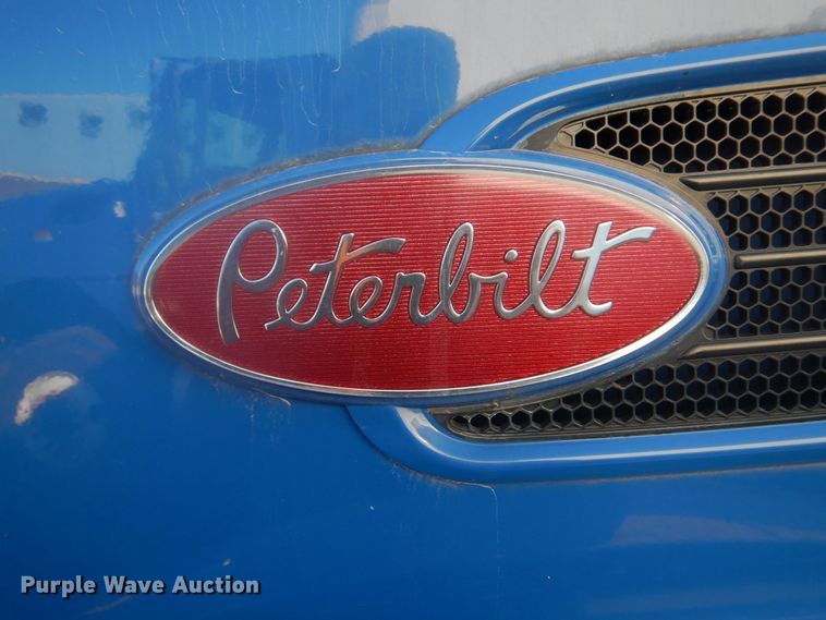 image for item DH8089 2009 Peterbilt 335  box truck