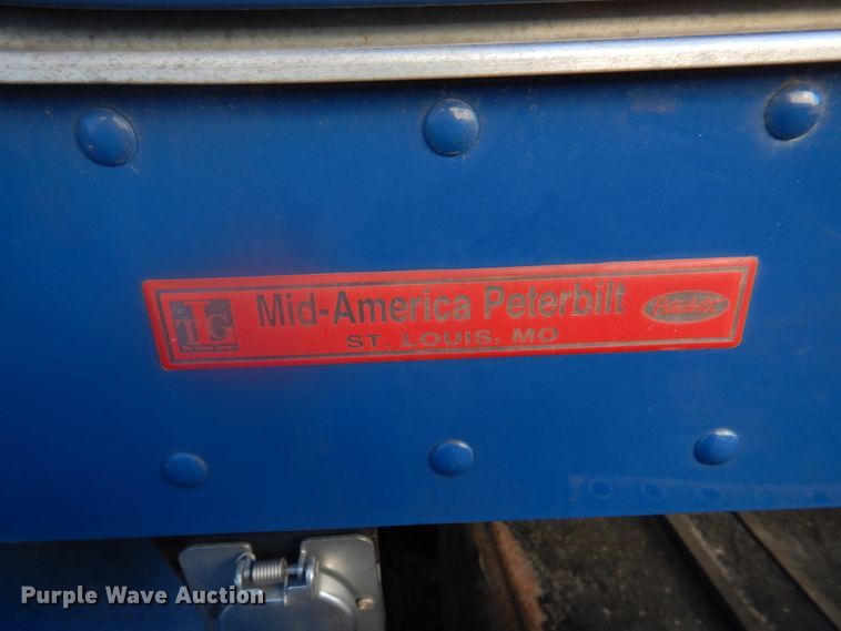 image for item DH8089 2009 Peterbilt 335  box truck