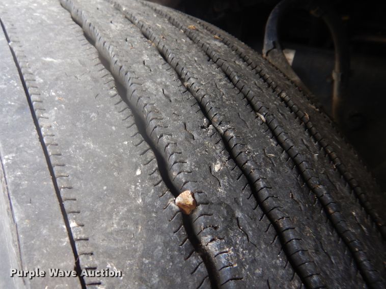 image for item DH8089 2009 Peterbilt 335  box truck