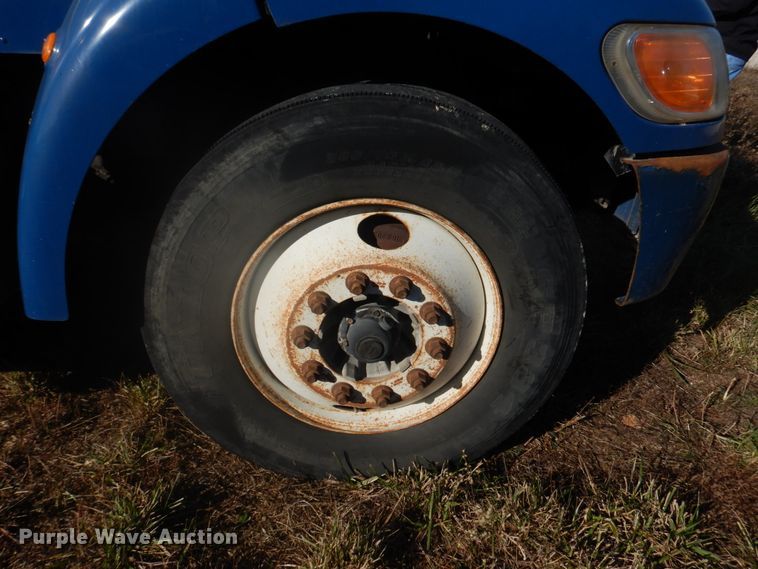 image for item DH8089 2009 Peterbilt 335  box truck