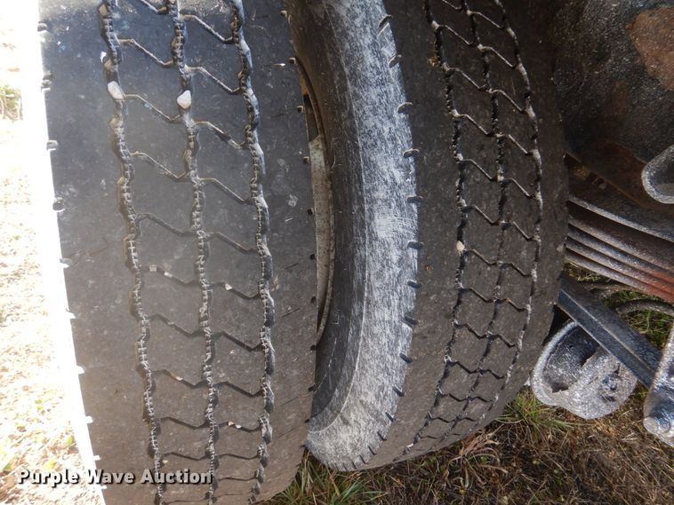 image for item DH8089 2009 Peterbilt 335  box truck