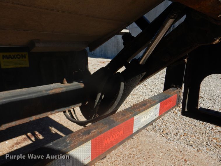 image for item DH8090 2014 International WorkStar 7300  box truck