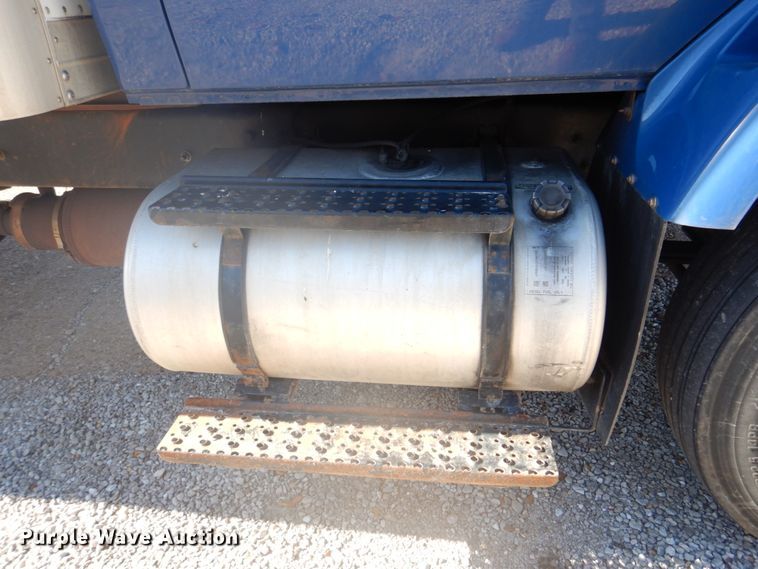 image for item DH8090 2014 International WorkStar 7300  box truck