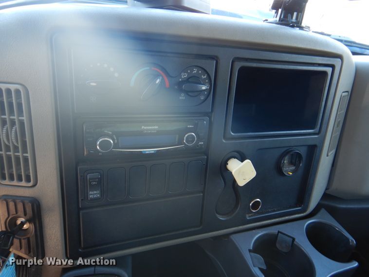 image for item DH8090 2014 International WorkStar 7300  box truck