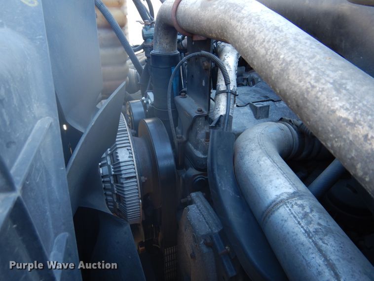 image for item DH8090 2014 International WorkStar 7300  box truck