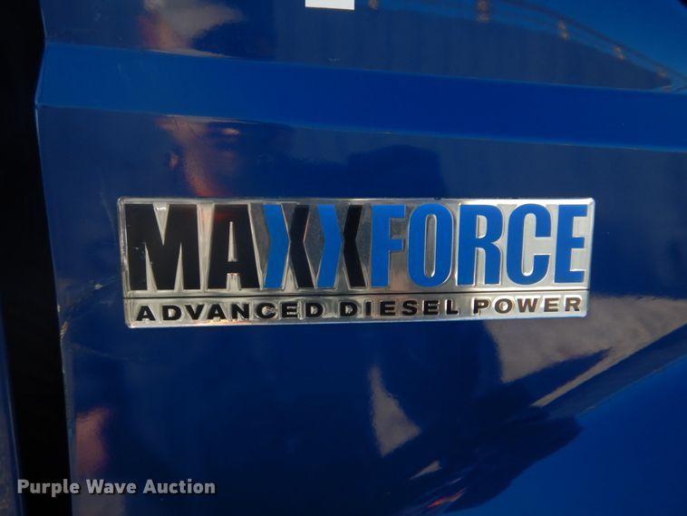 image for item DH8090 2014 International WorkStar 7300  box truck