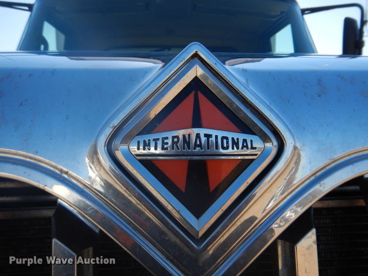 image for item DH8090 2014 International WorkStar 7300  box truck