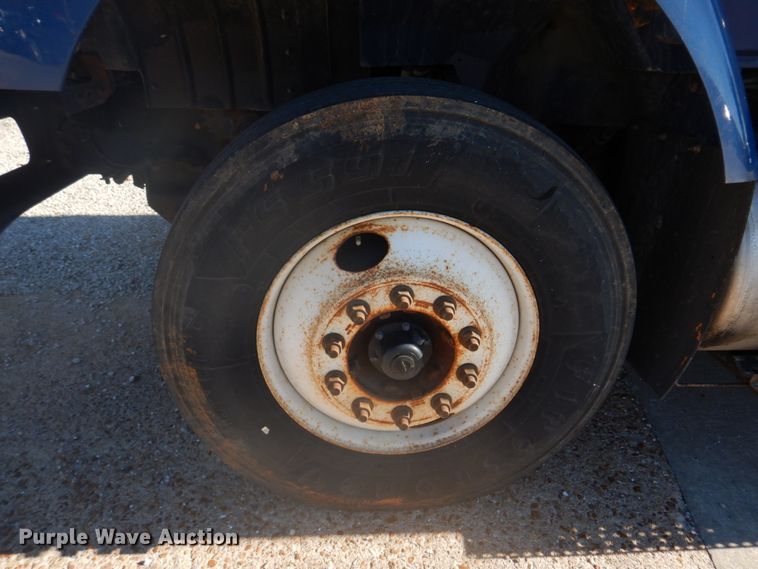 image for item DH8090 2014 International WorkStar 7300  box truck