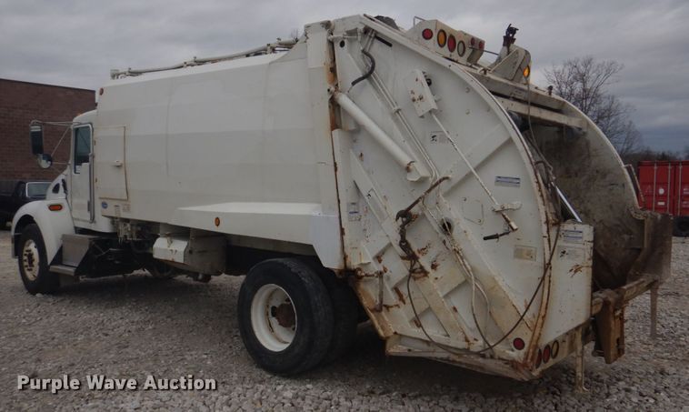 image for item DH8126 2000 Kenworth T300  refuse truck