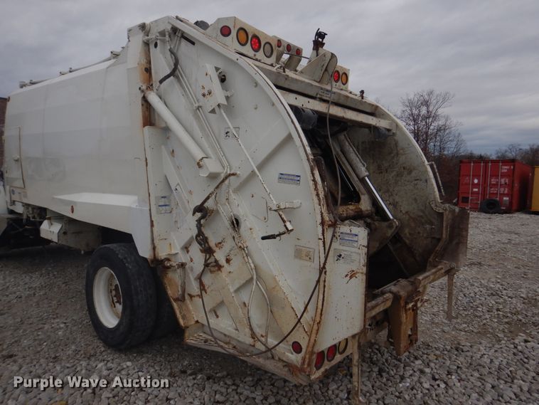 image for item DH8126 2000 Kenworth T300  refuse truck