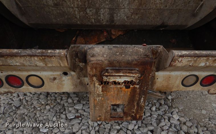 image for item DH8126 2000 Kenworth T300  refuse truck