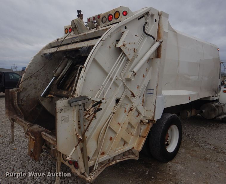 image for item DH8126 2000 Kenworth T300  refuse truck